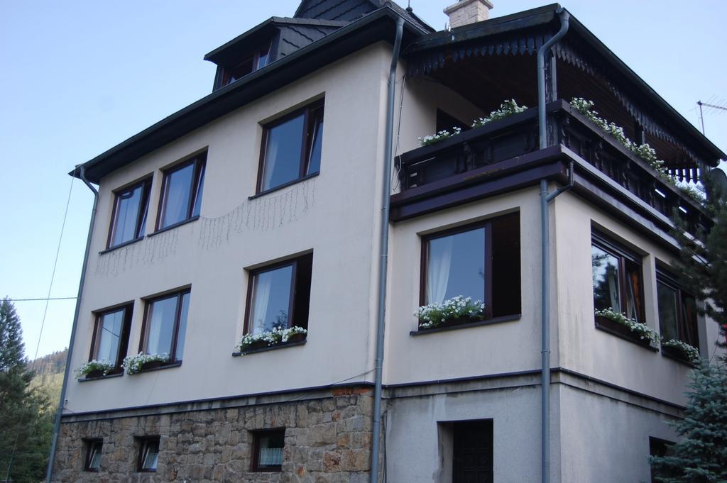 Poncyljuszowka Apartment ชเจอร์ค ภายนอก รูปภาพ